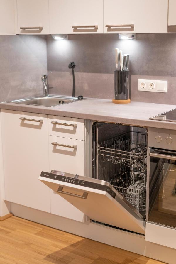 Rhc Central Station Premium | Contactless Check-in Apartment Vienna